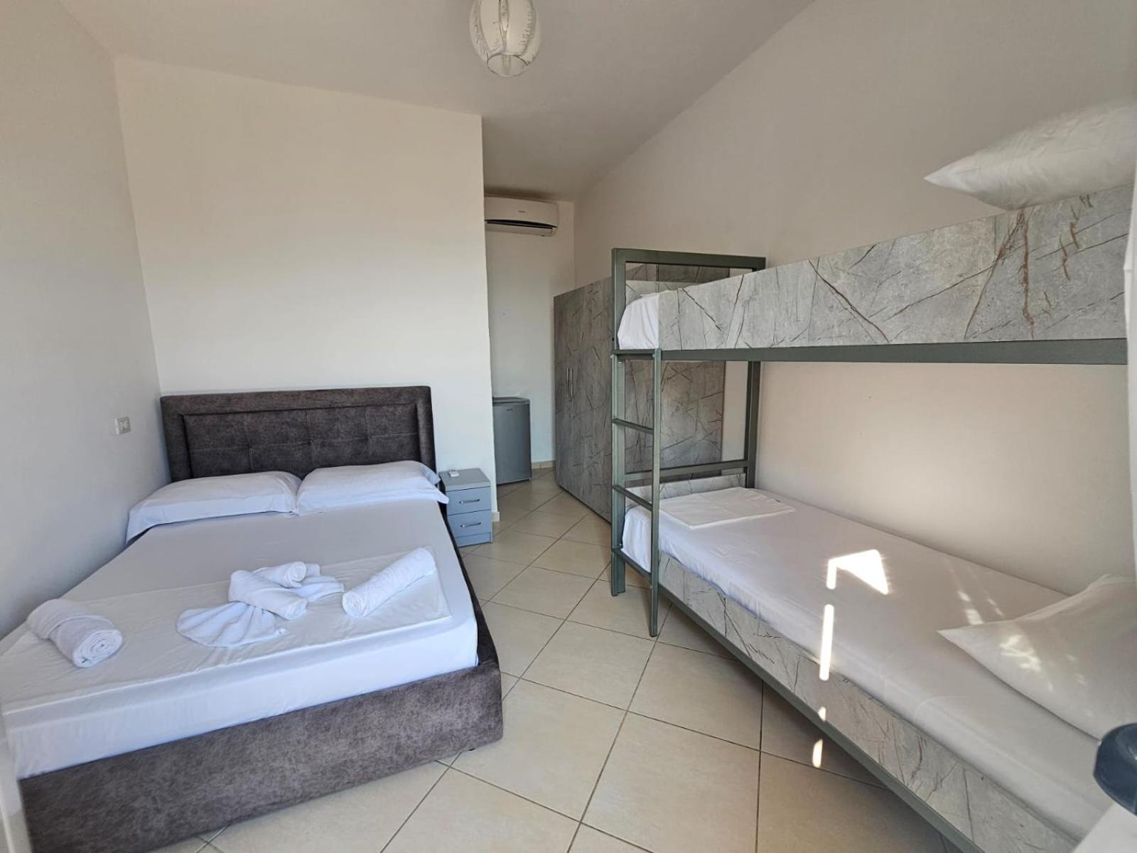 Bluflest Bed & Breakfast Dhërmi Exterior foto